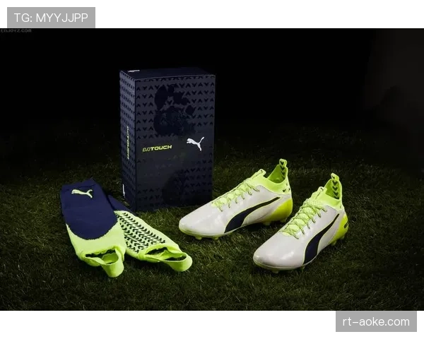 某运动品牌发布新系列足球鞋，主打增强传中球旋转与精度